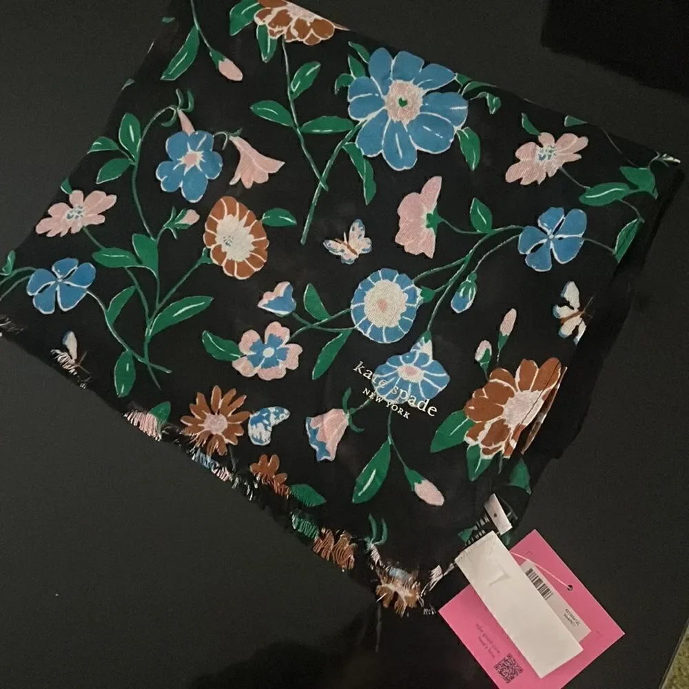 NWT Kate Spade floral garden oblong scarf